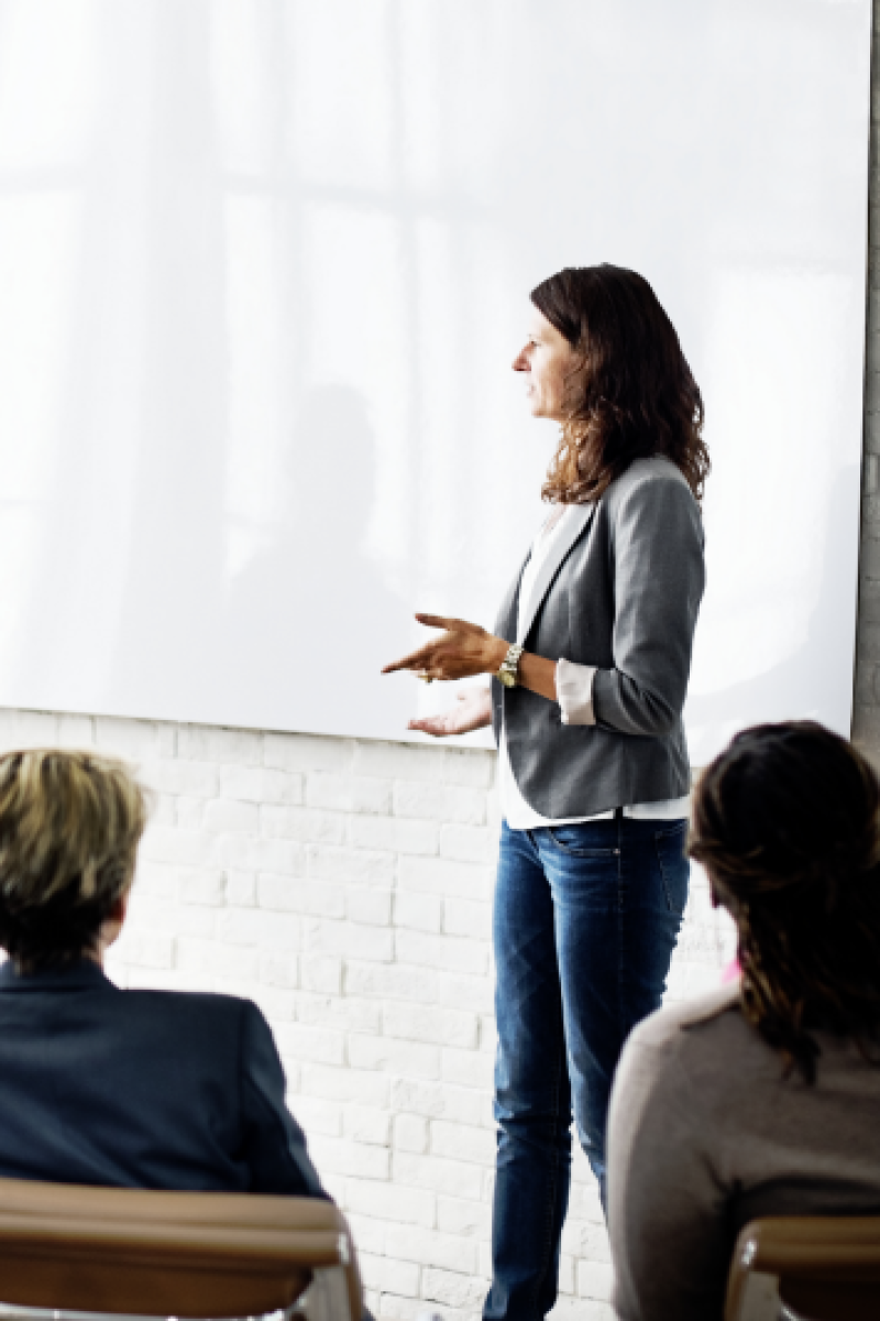 formate con nosotros